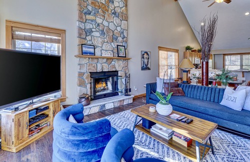 Tannersville Cottage | Close to Waterpark, Hiking, Game Room, Community Pool