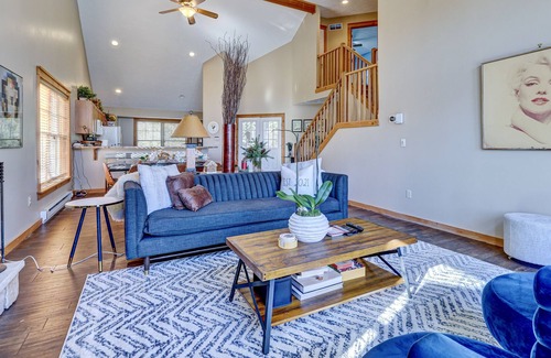 Tannersville Cottage | Close to Waterpark, Hiking, Game Room, Community Pool