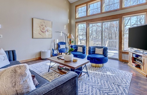 Tannersville Cottage | Close to Waterpark, Hiking, Game Room, Community Pool