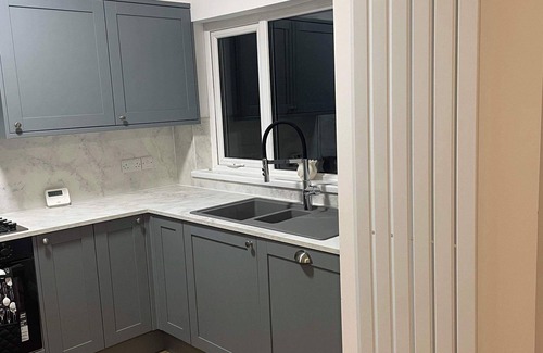 Dundonald House | Closer to International Ice Bowl & Ulster Hospital