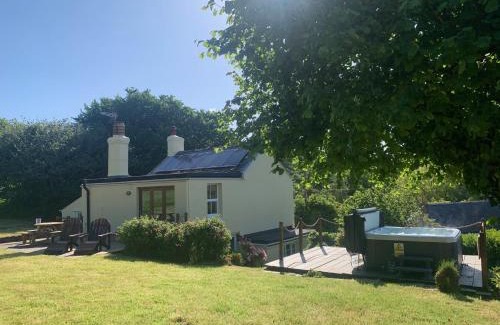 Dartmouth House | Clotted Cream Cottage Countryside calm Close to beach Dartmouth Dog Friendly