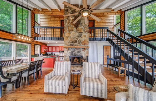 Big Canoe Cabin | Cloud 9 - Incredible Long Range Mountain Views in Big Canoe