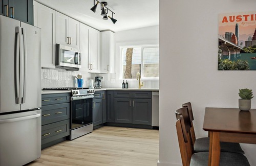 Chestnut House | Cloud 9 Retreat - Two Homes in East Downtown
