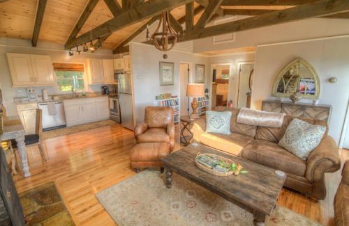 Blowing Rock House | Cloud Forest Lane