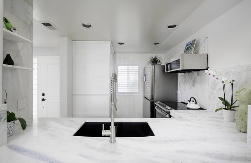 Airport Area Condo | CLOUD NINE Comfort & Elegance Penthouse Condo