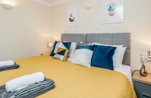 Woking Apartment | Cloud9 Apartment at The Kingfisher