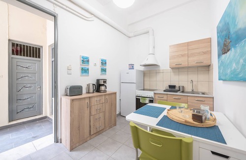Thissio Apartment | Cloudkeys Spacious Family Home in Thisio