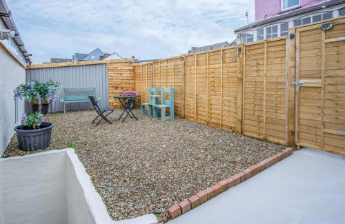 Milford Haven House | Clouds - 1 Bedroom Holiday Home - Milford Haven