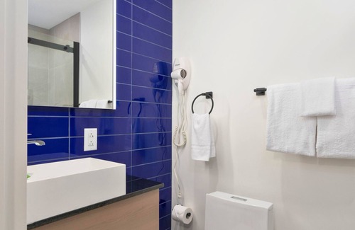 Gay Village Apartment | Clouds Lofts - Quartier Latin