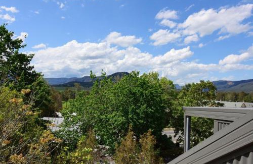 Kangaroo Valley House | Cloudsong Chalet 2 Close to the village centre