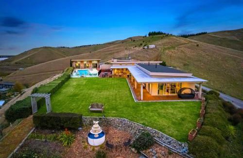 Blenheim House | Cloudy Bay Suite in an 6-bedroom luxury villa