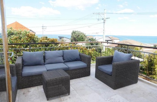 Clovelly House | Clovelly Beach House with Pool
