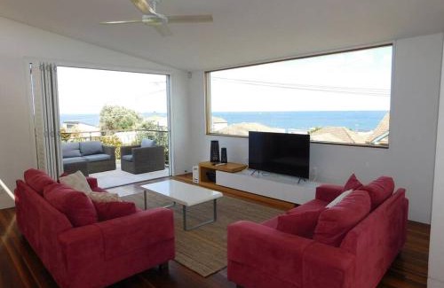 Clovelly House | Clovelly Beach House with Pool