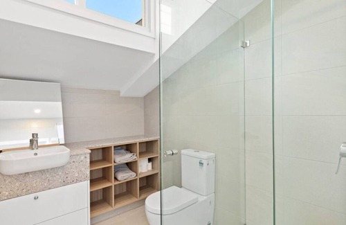 Clovelly House | Clovelly Beachside View