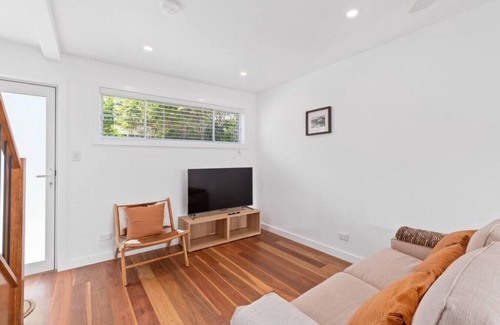 Clovelly House | Clovelly Beachside View