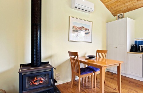 Metung Cottage | Clovelly Cottage - Metung
