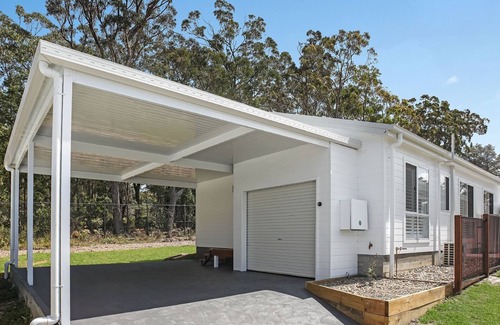 St. Georges Basin House | Clovelly - Pet friendly 3 bedroom home - Book 3 nights, pay for 2!