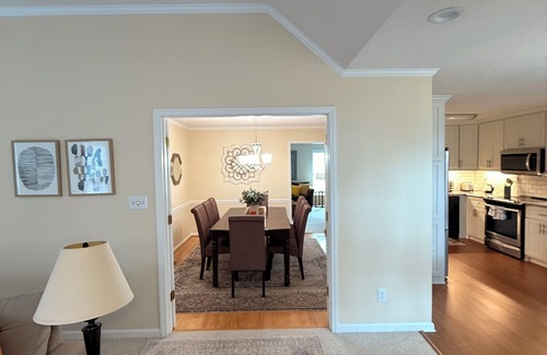 South Belmont House | Clover Cottage: Charming 3-bedroom house in delightful Belmont
