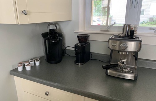 Williams Bay Cottage | Clover Cottage in Williams Bay - Walk to beach!