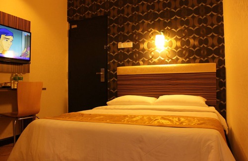 Bandar Baru Permas Jaya Hotel | Clover Hotel