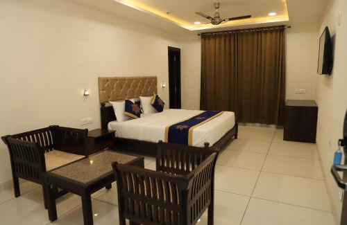 Bedla Hotel | Clover Inn