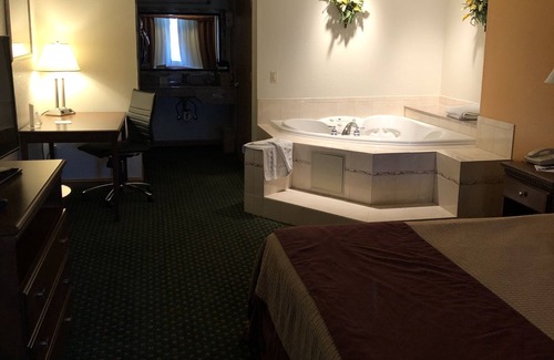 Cloverdale Hotel | Cloverdale Wine Country Inn & Suites