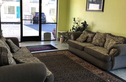 Cloverdale Hotel | Cloverdale Wine Country Inn & Suites
