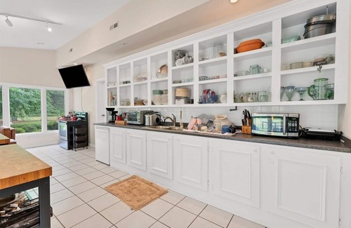 Southern Pines Villa | Cloverfield Ranch House! Ask about discounts before you book!