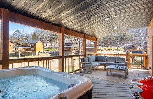 Hollister House | Cloverleaf Cottage