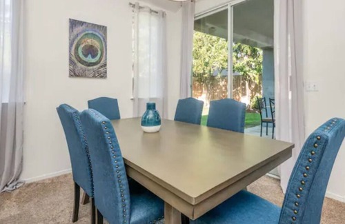 Fresno House | Clovis House | 2 Car Garage | Backyard | 4BR /2BTH