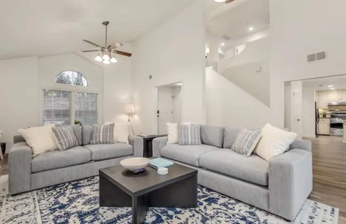 Clovis House | Clovis House, Pool, Fire Pit, BBQ, Playhouse, 3/2.5
