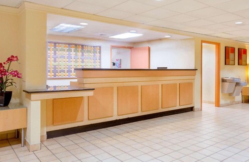Toddville Road Hotel | CLT Airport Inn & Suites
