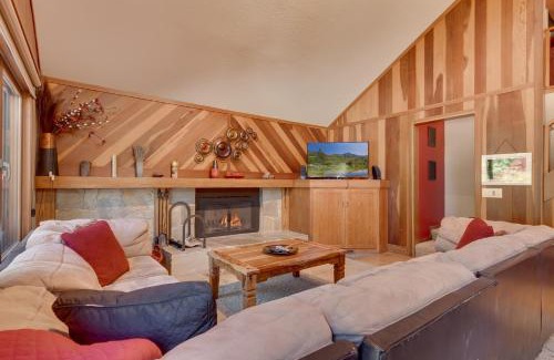 Lake Forest House | Club 151 at Dollar Point by Tahoe Getaways - Pet-Friendly 4BR w Hot Tub & Fenced Yard