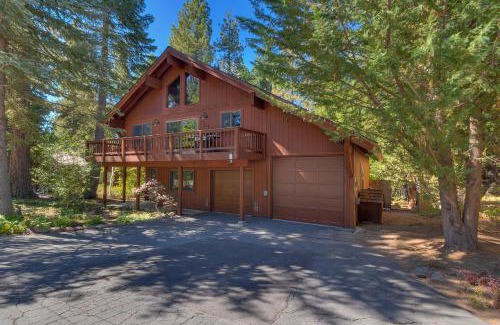 Lake Forest House | Club 151 at Dollar Point by Tahoe Getaways - Pet-Friendly 4BR w Hot Tub & Fenced Yard