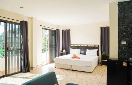 Kamala Hotel | Club 22 Kamala Suites