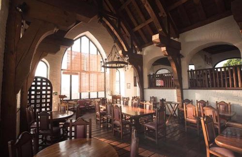 Valle de Bravo Hotel | Club de Vela Santa María