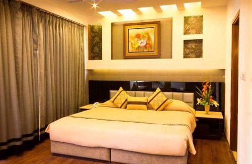 DLF City Hotel | Club Florence