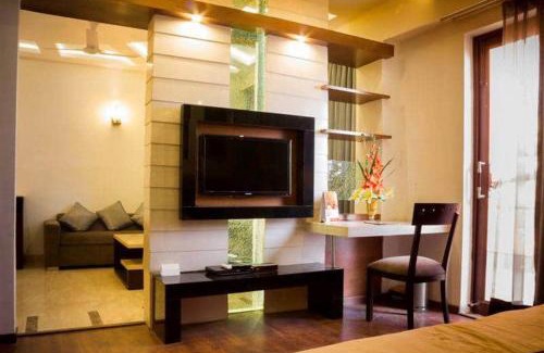 DLF City Hotel | Club Florence