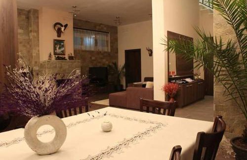 Pravets House | Club House Artemida