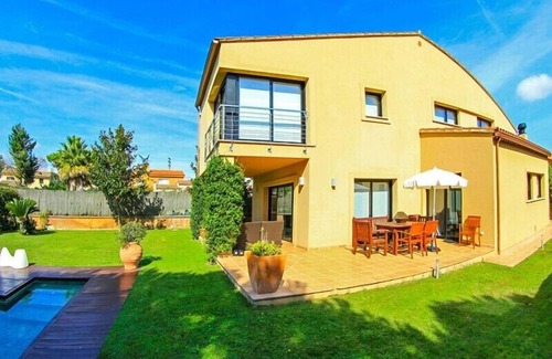 Mont-Ras Villa | Club Villamar - Fully detaches 8-persons vila, ideal for families at only 4 kilometers away from .