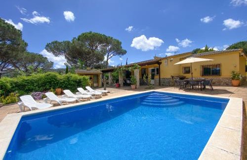 Mont Barbat Villa | Club Villamar - Iako