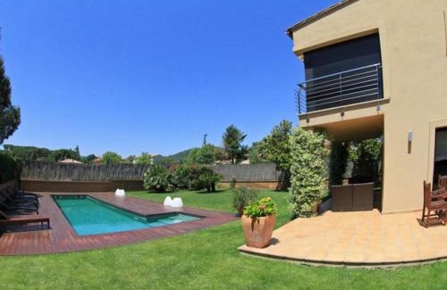 Mont-Ras Villa | Club Villamar - Starck