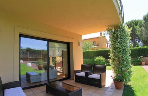 Mont-Ras Villa | Club Villamar - Starck