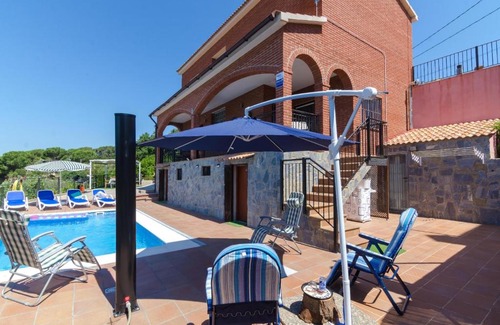 Vidreres Villa | Club Villamar - Verger