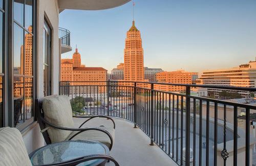 Downtown San Antonio Resort | Club Wyndham La Cascada