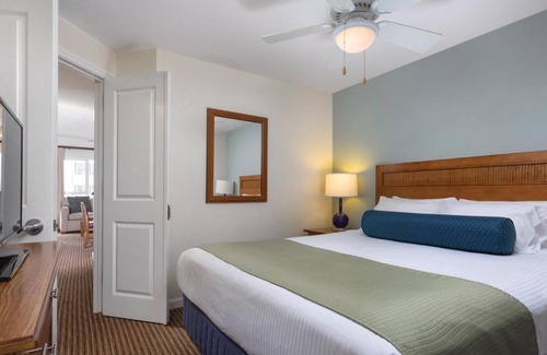 Townsite Resort | Club Wyndham Oceanside Resort 2 Bedroom Deluxe Oceanview
