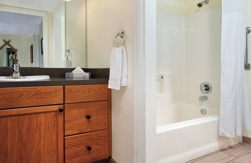 Fairfield Bay Hotel | Club Wyndham Resort at Fairfield Bay