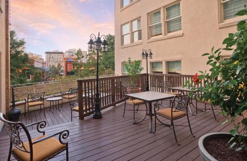 Downtown San Antonio Resort | Club Wyndham Riverside Suites