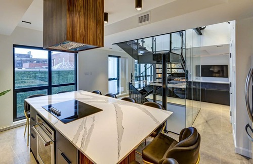 Pointe-Saint-Charles Condo | CLUBHAUS Executive Penthouse, Private Rooftop, Sleeps 12+