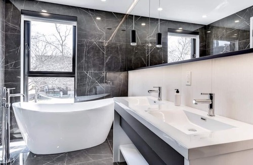 Pointe-Saint-Charles Condo | CLUBHAUS Ultimate VIP Penthouse,Hot Tub,Sleeps 20+
